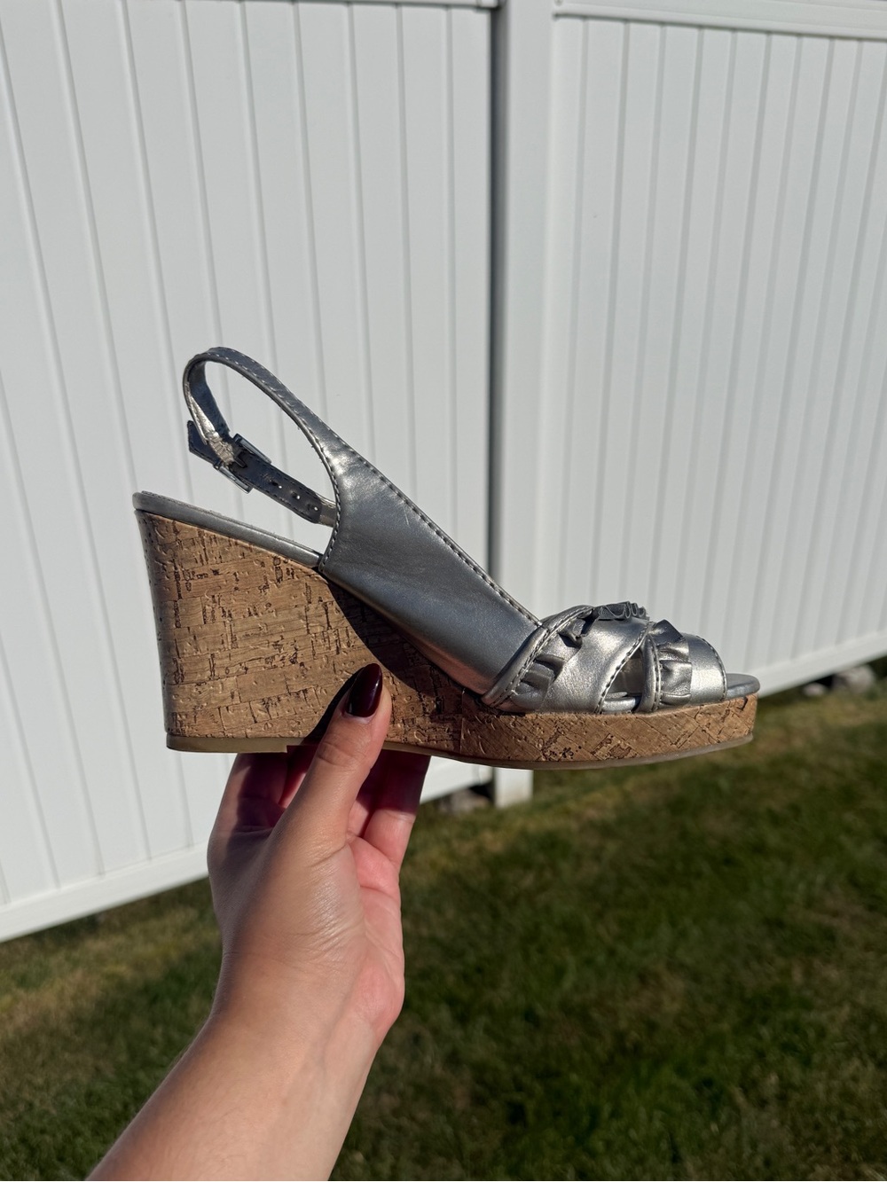Y2K American Eagle Metallic Silver Ruffle Slingback Cork Wedge Sandals size 7.5